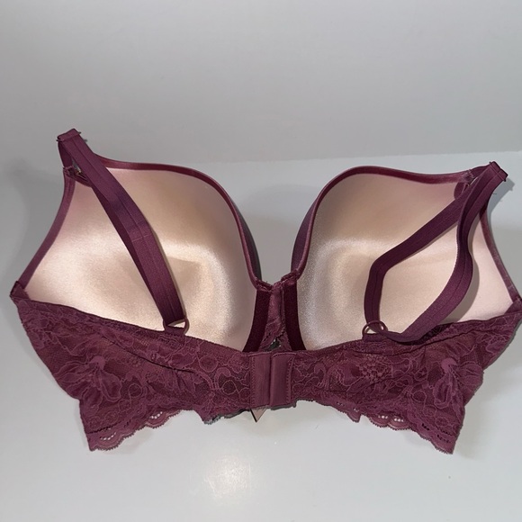 Elegant Lace Trimmed Bra in Deep Purple - Picture 4 of 6